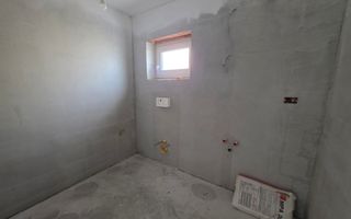 Casă 4 Camere, 2 Bai, 900mp Teren - Poză 10