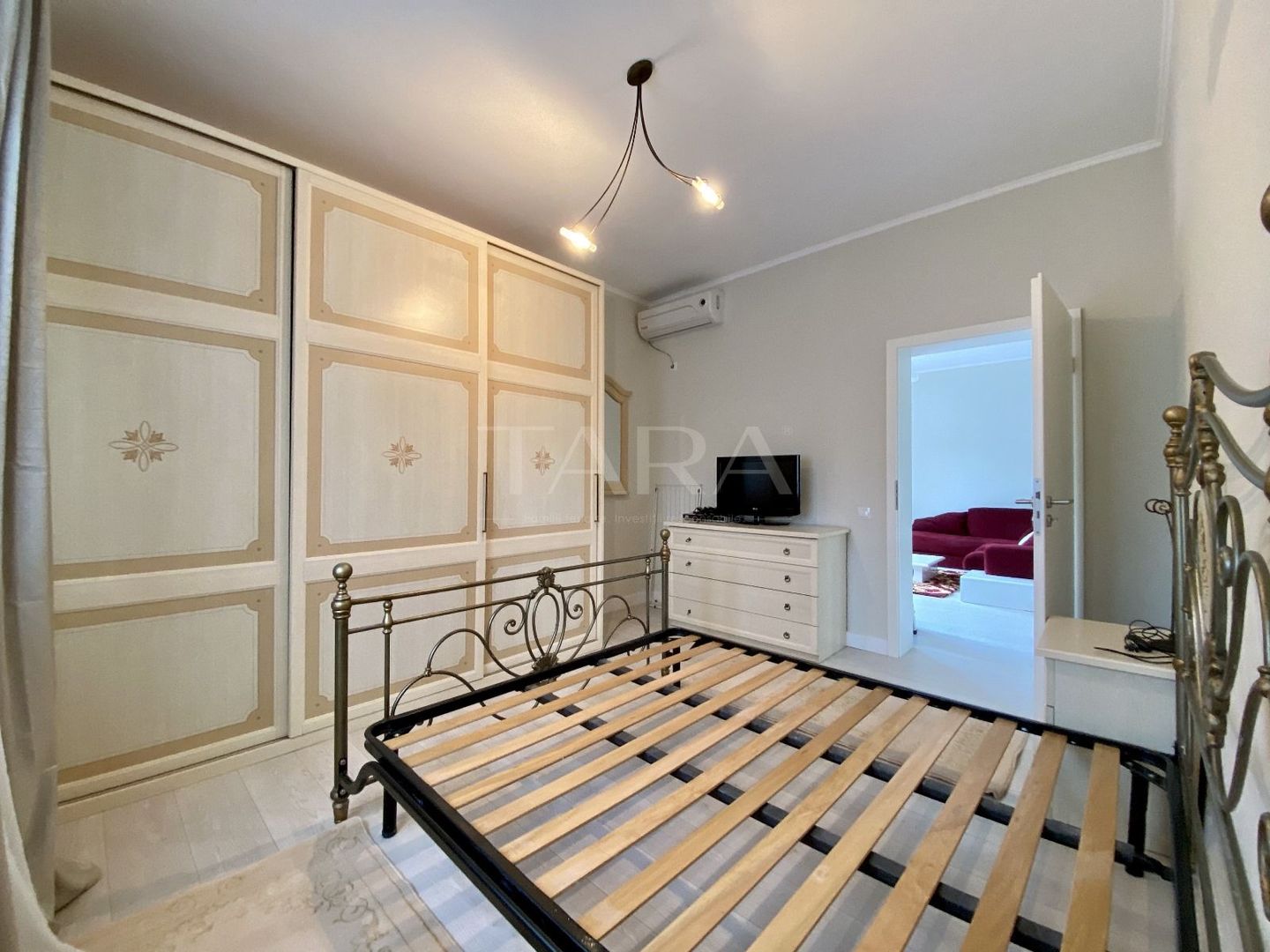 Oportunitate excelentă! Apartament in vilă, 5 camere. - Poză 10