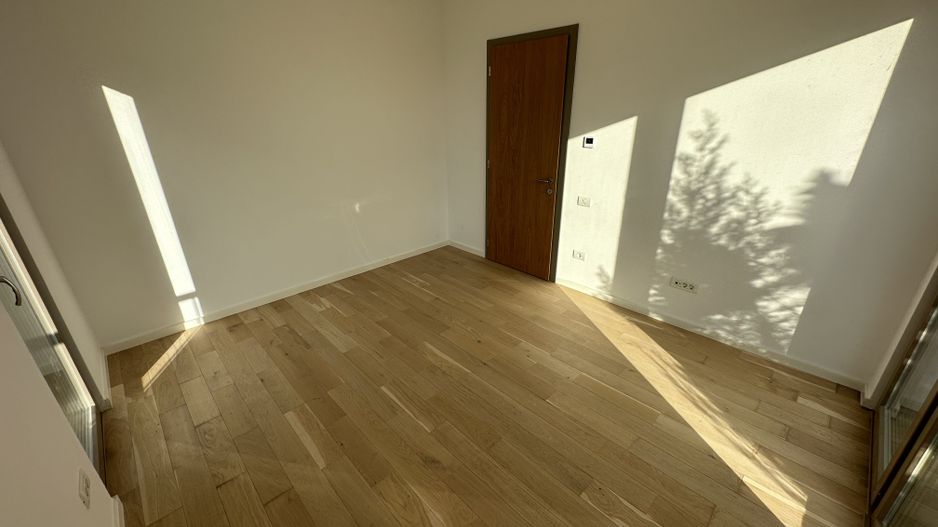 Casa cu 5 camere - Dumbravita - Poză 12