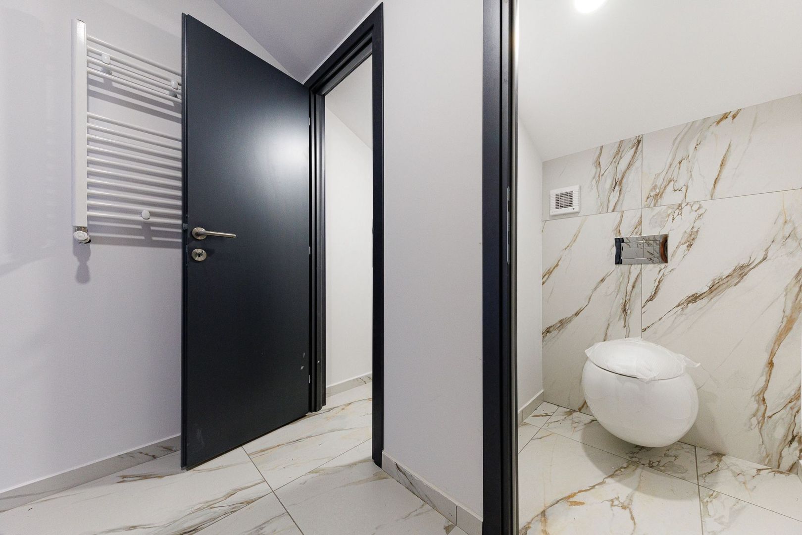 Prima inchiriere - Spatiu birouri 100 mp | Grup sanitar&Zona Chicineta - Poză 16