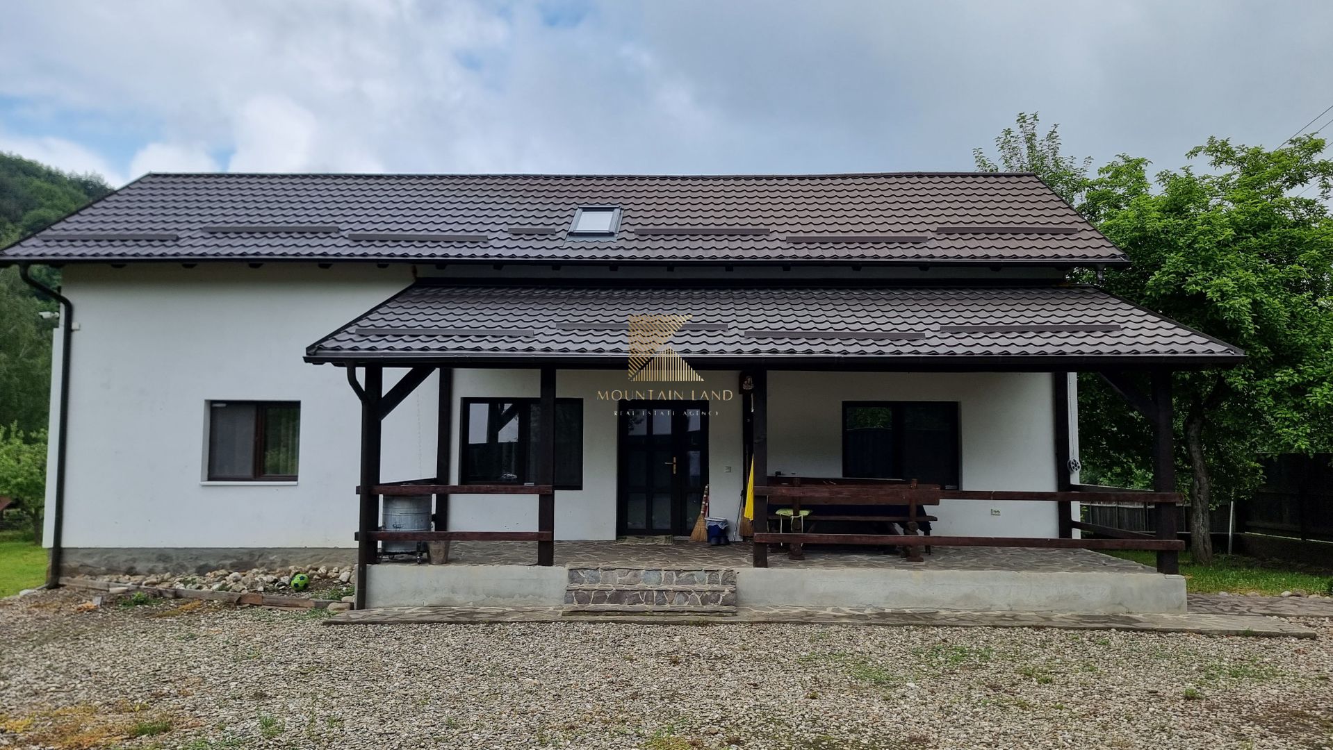 Complex turistic și proprietate deosebită de vânzare în Valea Dobârlău - Poză 21