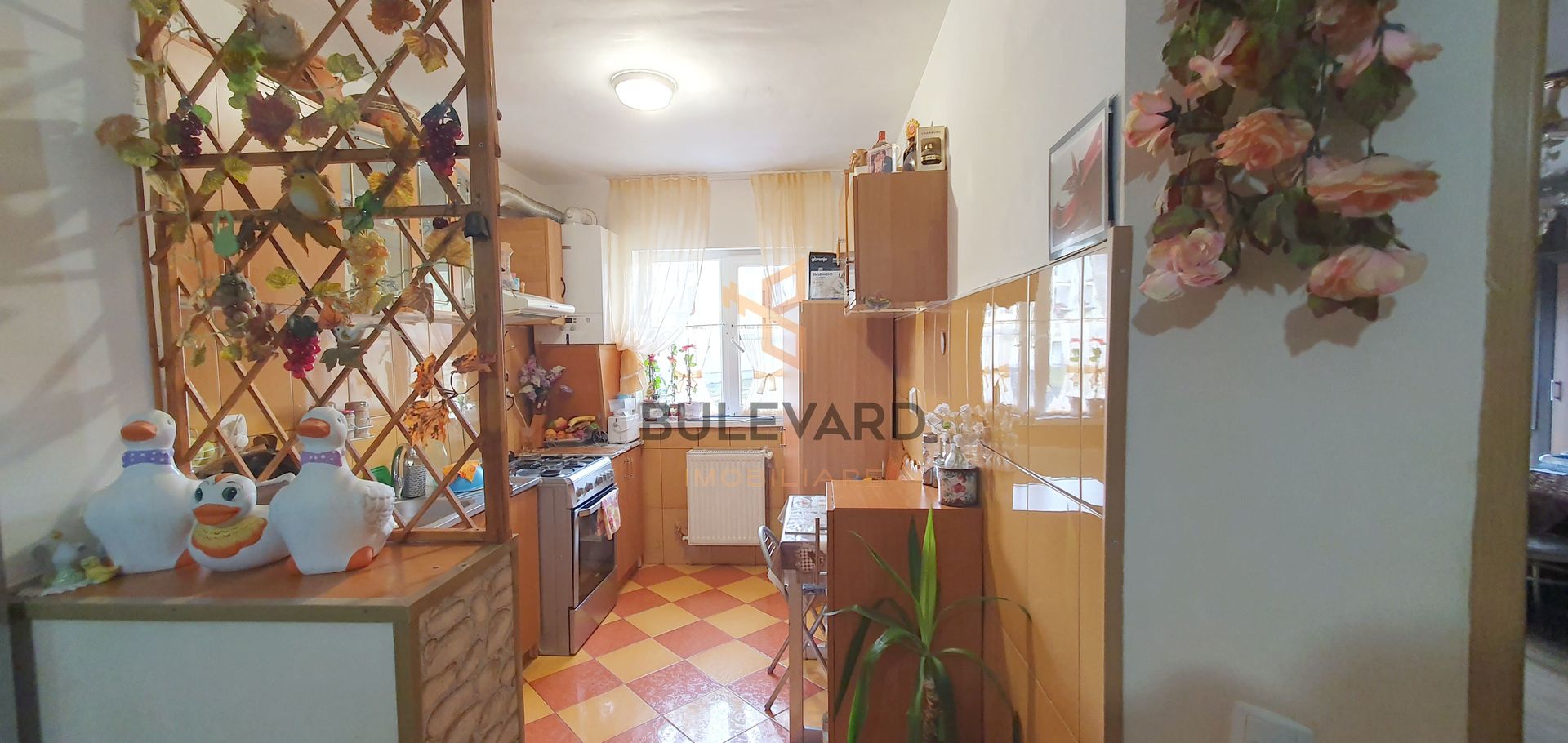 Apartament cu 2 camere, zona strazii Stejarului! - Poză 1