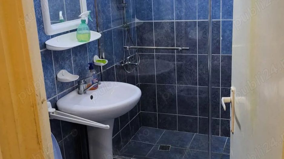 Vând apartament doua camere decomandate zona centrala - Poză 4