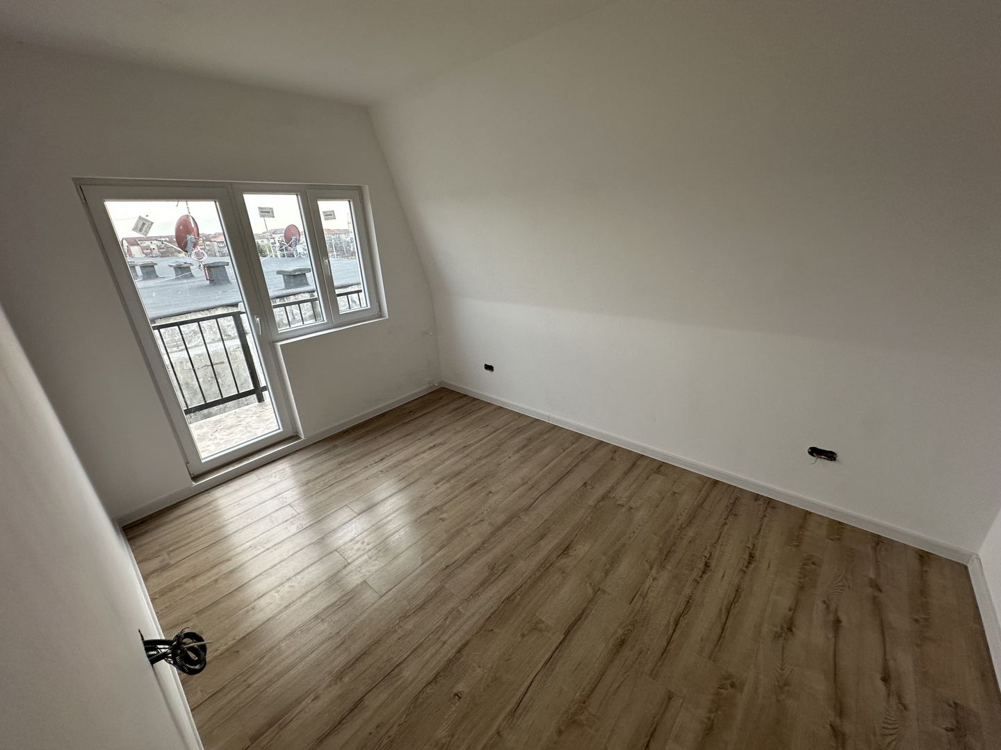 Apartament 2 camere la Mansarda zona Bucovinei - Poză 6