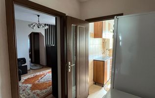 Apartament cu 3 camere, etaj 4, VASLUI zona CENTRU;