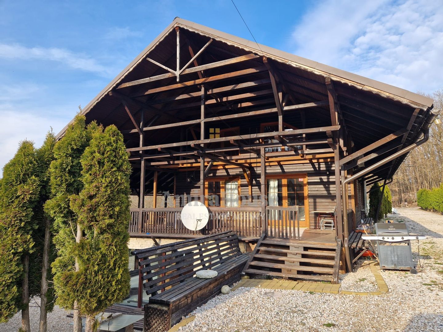 Casa din lemn D+P+M de 400 mp utili si teren 3.000 mp zona Faget - Poză 23