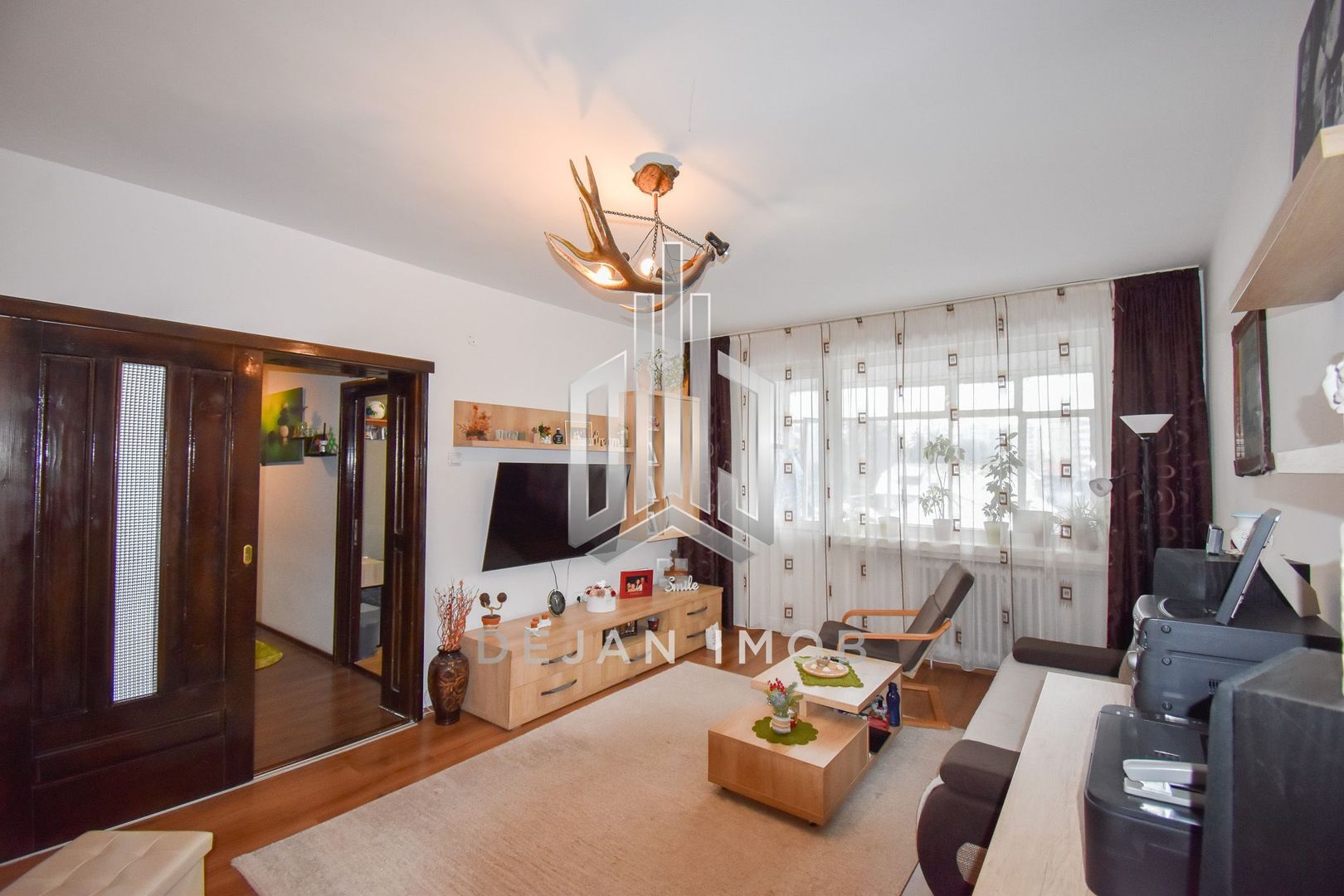 Apartament cu 3 camere | Etaj 3 | Zona Simeria - Poză 2