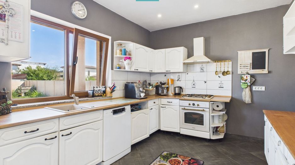 Casă modernă cu 6 camere în Vladimirescu - Poză 17