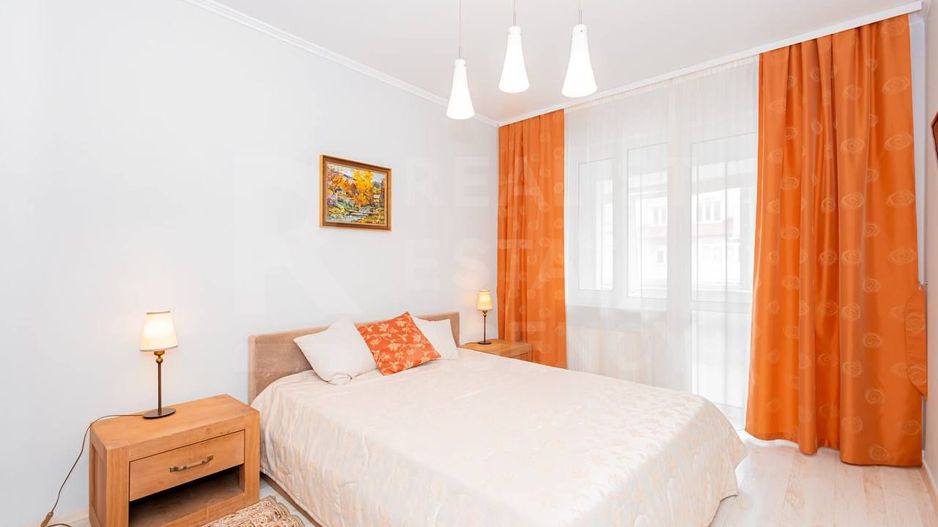 Chirie, apartament, 3 camere, str. Petru Movilă, Centru - Poză 1