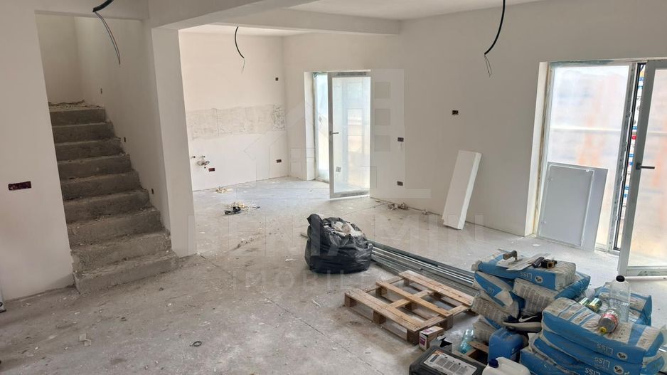 Vanzare 3 vile individuale noi cu design contemporan si teren generos - Poză 5