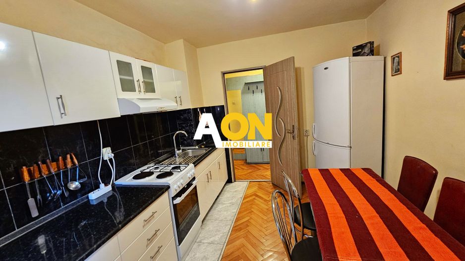 Apartament 3 camere, 2 bai, 2 balcoane, etaj 1, zona Liceului Sportiv - Poză 3
