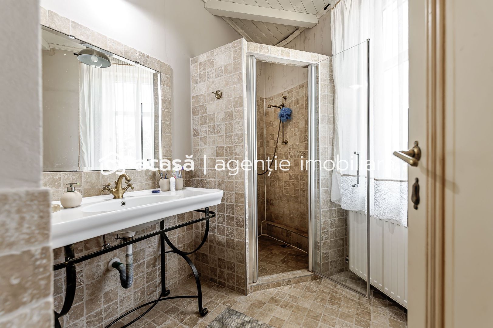 VÂNDUT Visezi la o proprietate unică, plină de istorie și farmec? - Poză 9