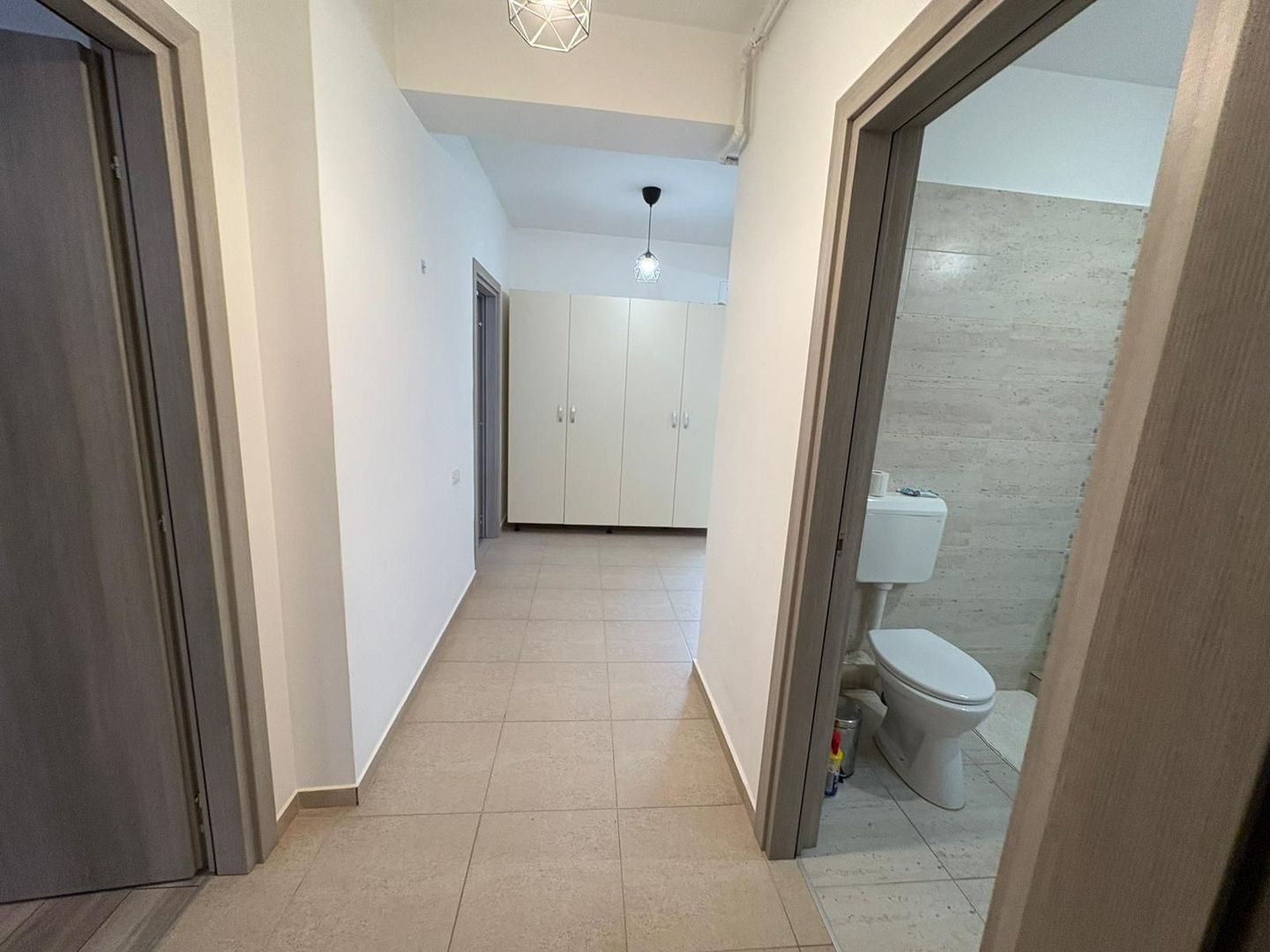 AP. 2 CAMERE POPESTI-LEORDENI - CURTE 30 MP, BLOC NOU, METROU 5 MIN - Poză 4