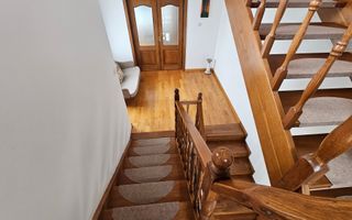 Casă deosebită, cu 5 camere, cu teren de 1132 mp – Cisnădioara - Poză 24