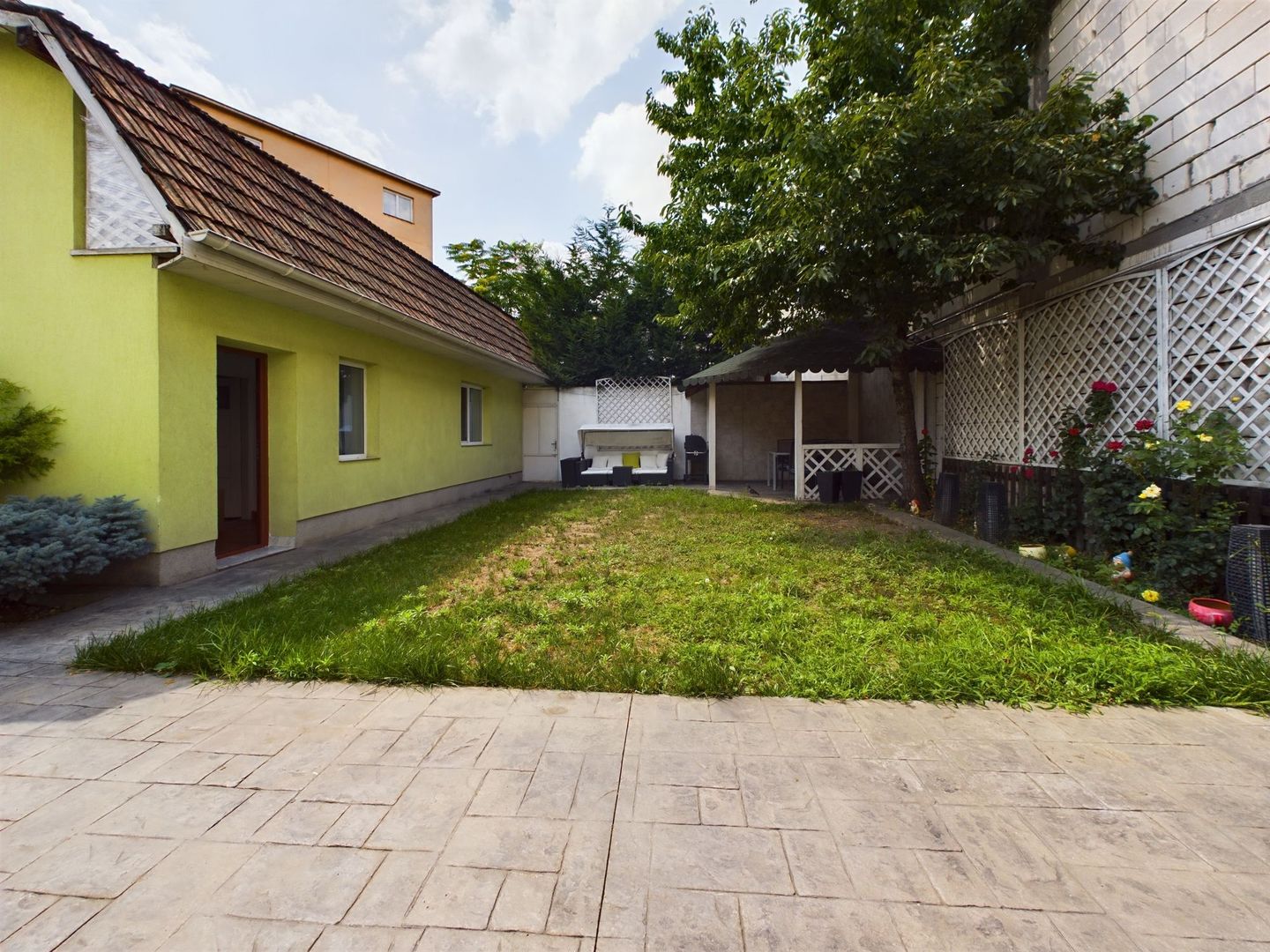 Casă cochetă pe strada Făt Frumos. - Poză 18