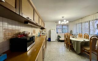 Casă parter 123 mp, complet renovată, curte generoasă, teren 400 mp - Giulesti - Poză 25