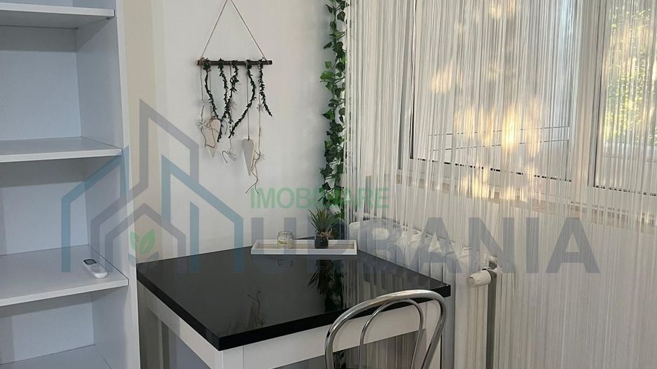 Apartament 1 cameră, 32 m², etaj 3, zona Podul de Piatră - Poză 1