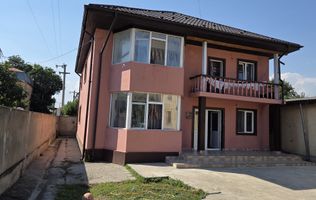 Vila in comuna Maracineni ~ 5 camere ~ constructie 2009