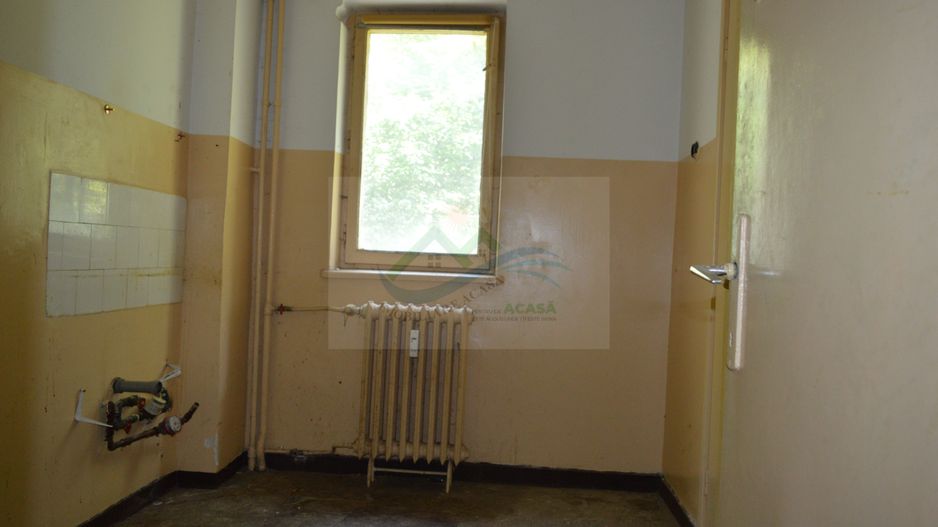 Apartament cu 4 camere Marasesti/Suceava - Poză 4
