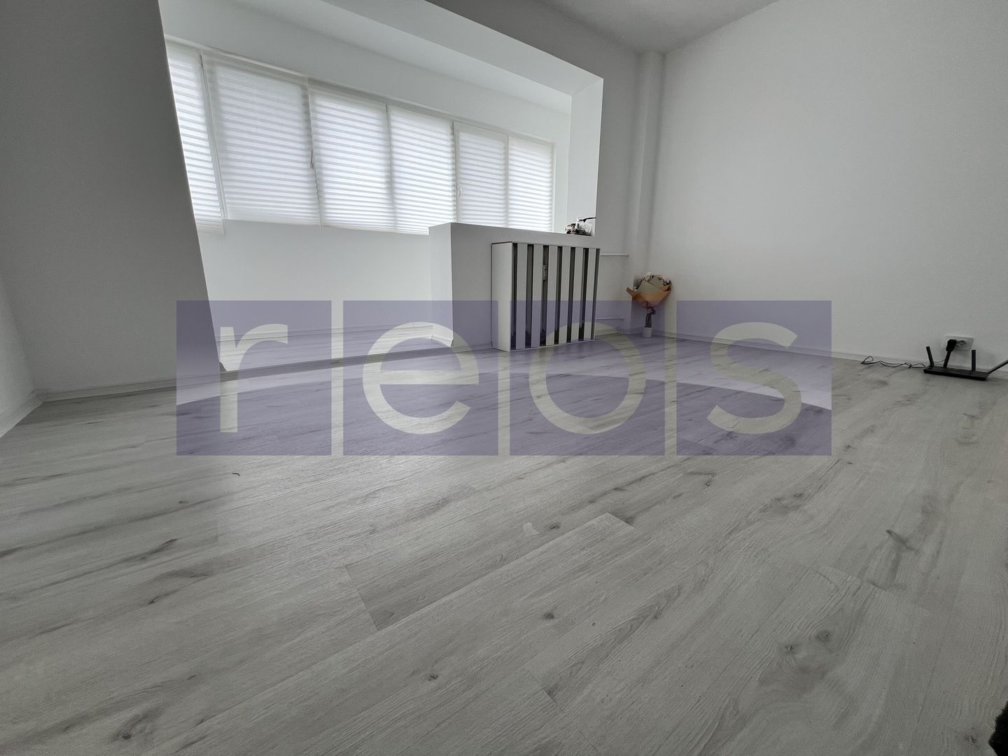 VANZARE 3 CAMERE | ZONA TITAN - Poză 1