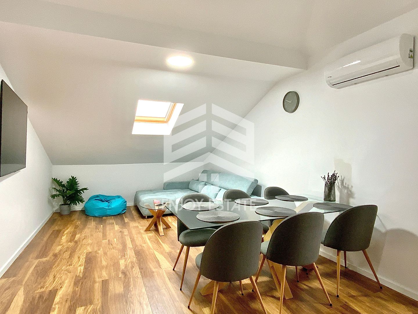 Apartament NOU, mobilat și utilat complet, parcare inclusă - Poză 3
