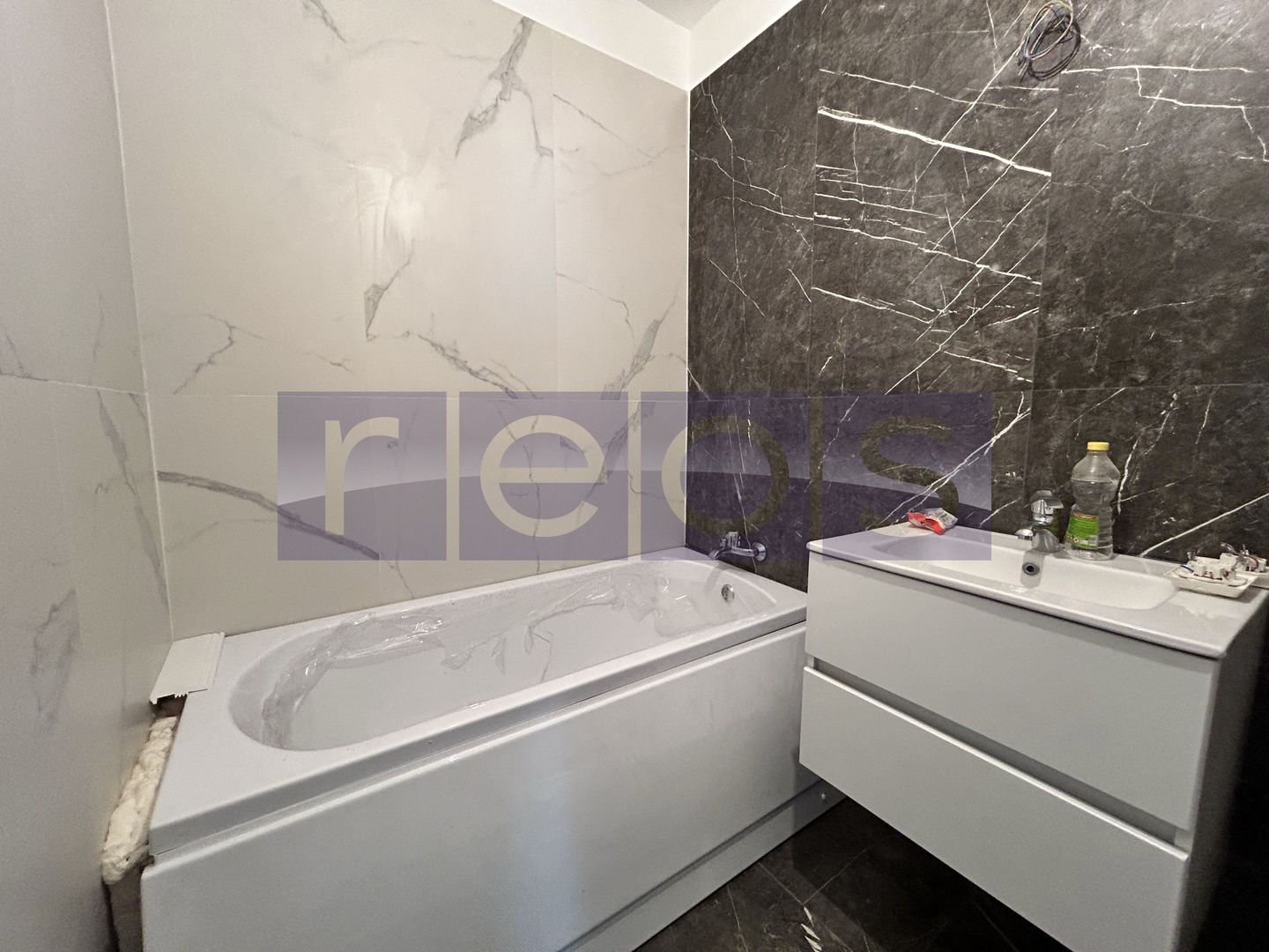 VANZARE APARTAMENT 3 CAMERE + CURTE 150 MP | ZONA ANDRONACHE | RENOVAT - Poză 10