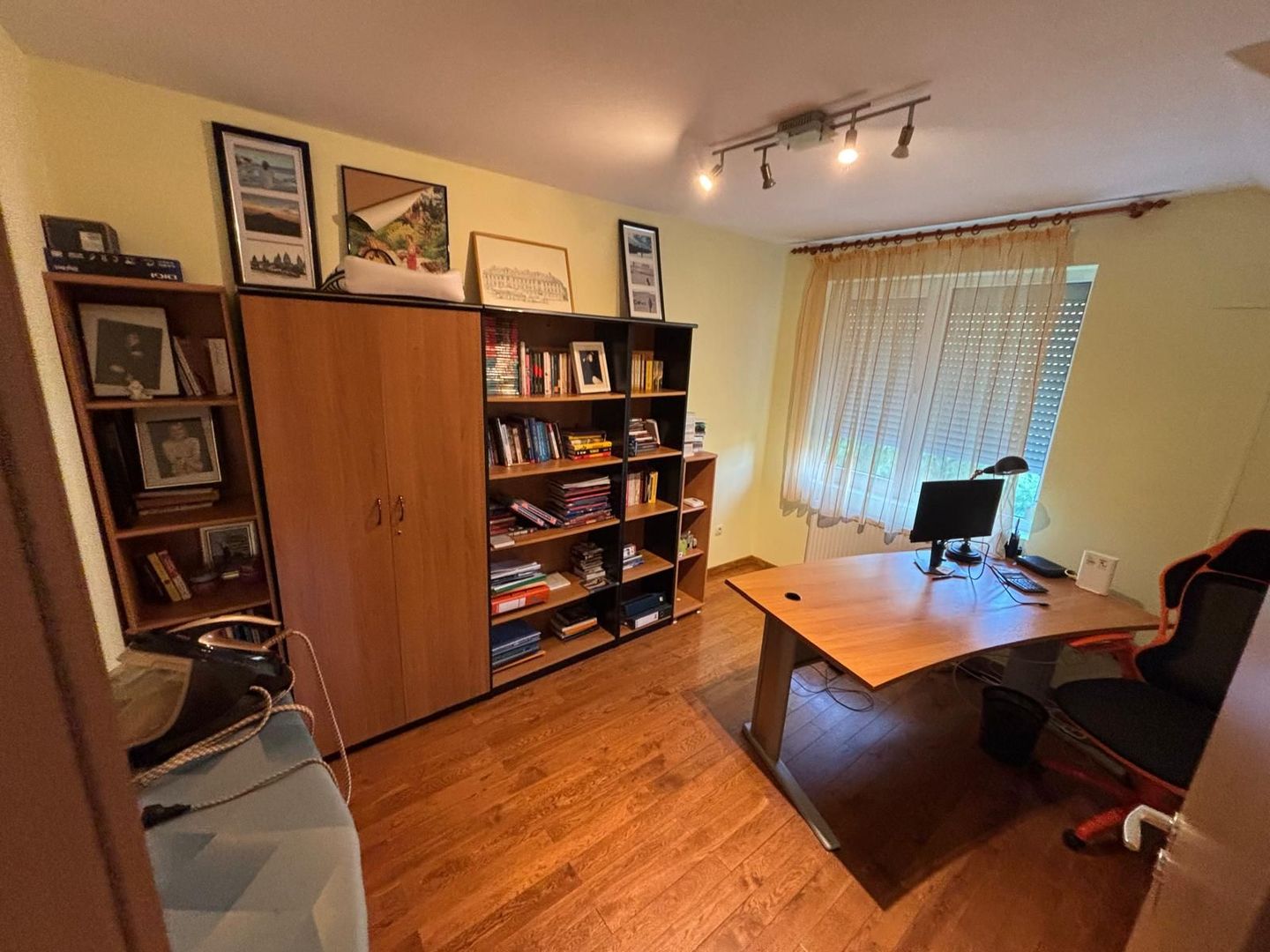 Vila deosebita aproape de padure - Poză 26