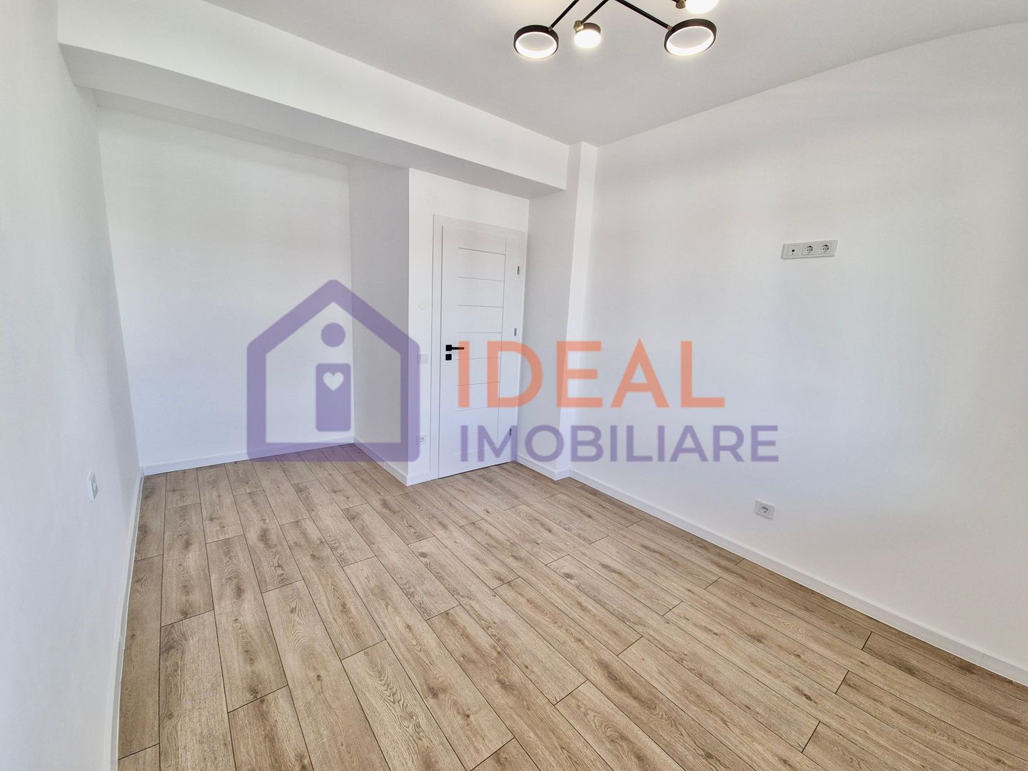 Apartament 3 camere si balcon |  Calea Surii Mici - Poză 3