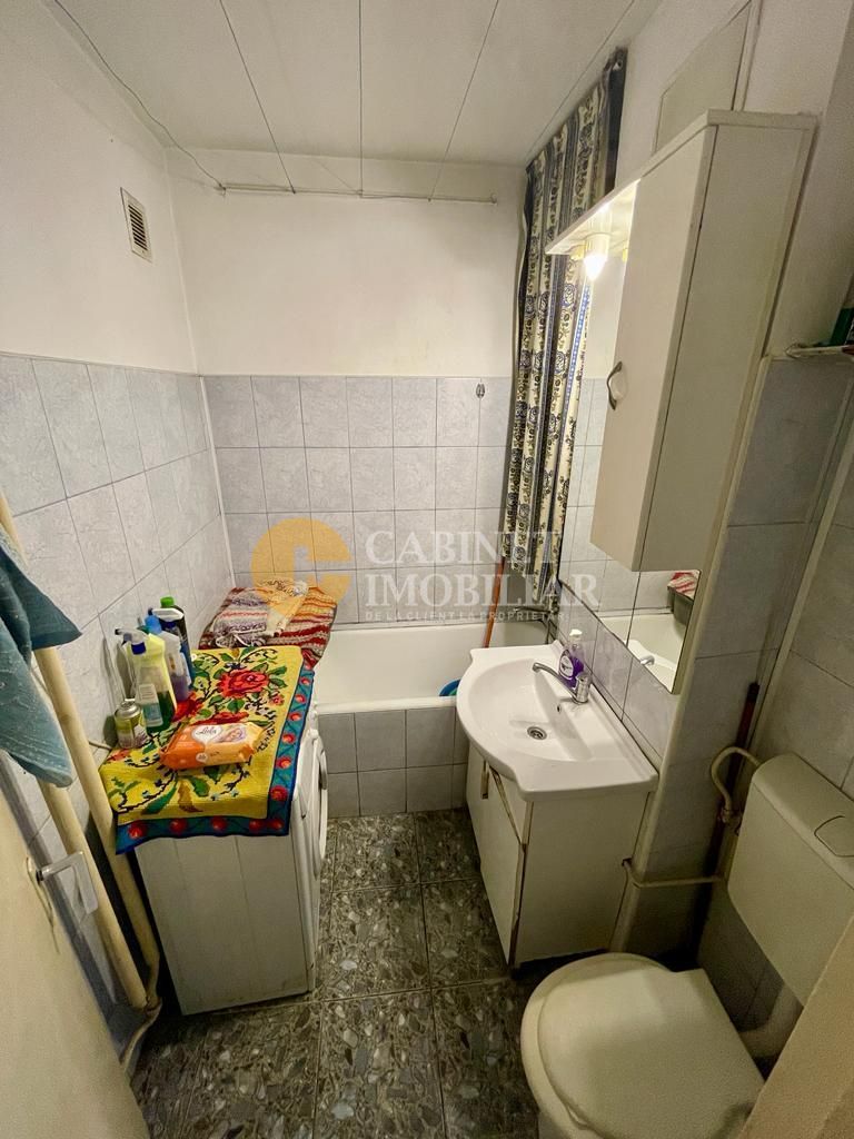 Apartament cu 2 camere Decomandat - Etaj Intermediar - Fara Risc - Podu Ros - Poză 7