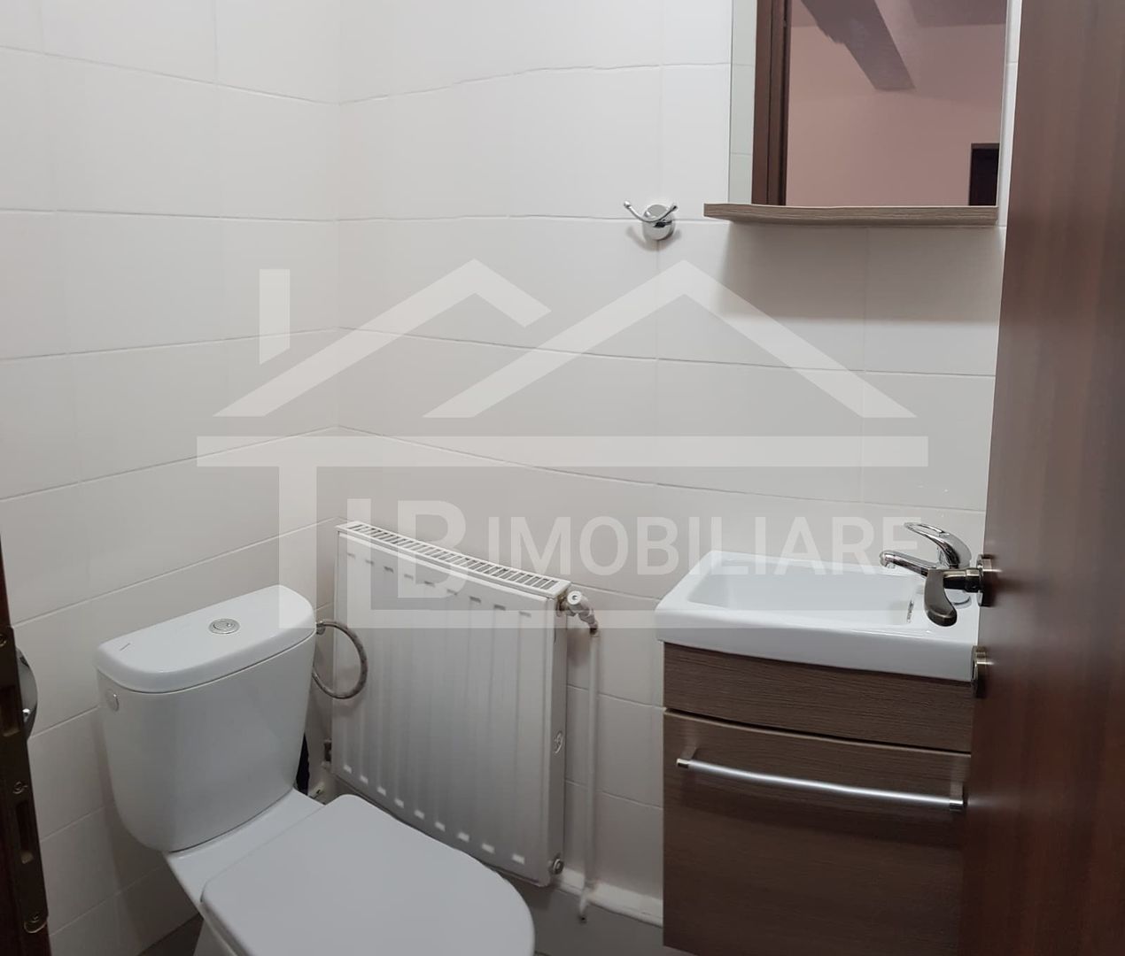 Apartament cu 4 camere, 75mp, Zona Semicentrala - Poză 10