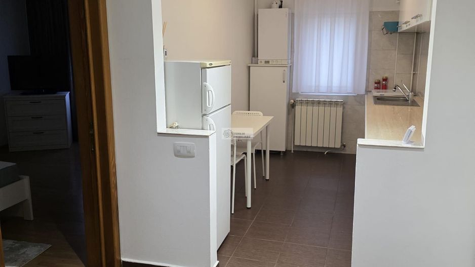 De inchiriat GARSONIERA /parter/Focsani SUD/ vis-a-vis de PETROM - Poză 1