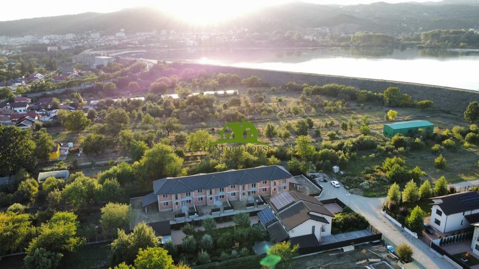 Casa noua P+E zona Lespezi-Goranu la 2,5km min de oras - Poză 2