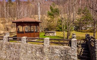 Casă de vacanță în Poiana Mărului. - Poză 16