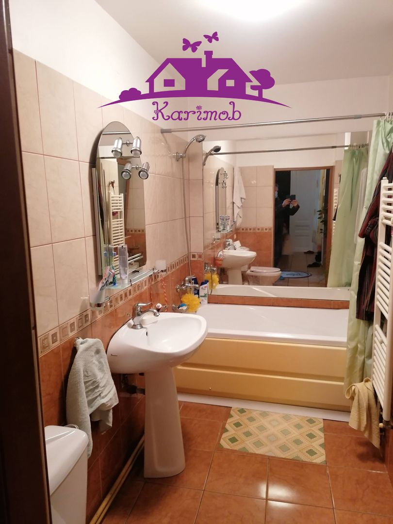 Casa si curte zona centrala - Poză 11