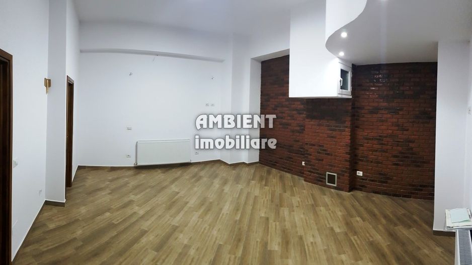 DE INCHIRIAT - Spatiu comercial/birouri, zona CRUCEA GARII; - Poză 2