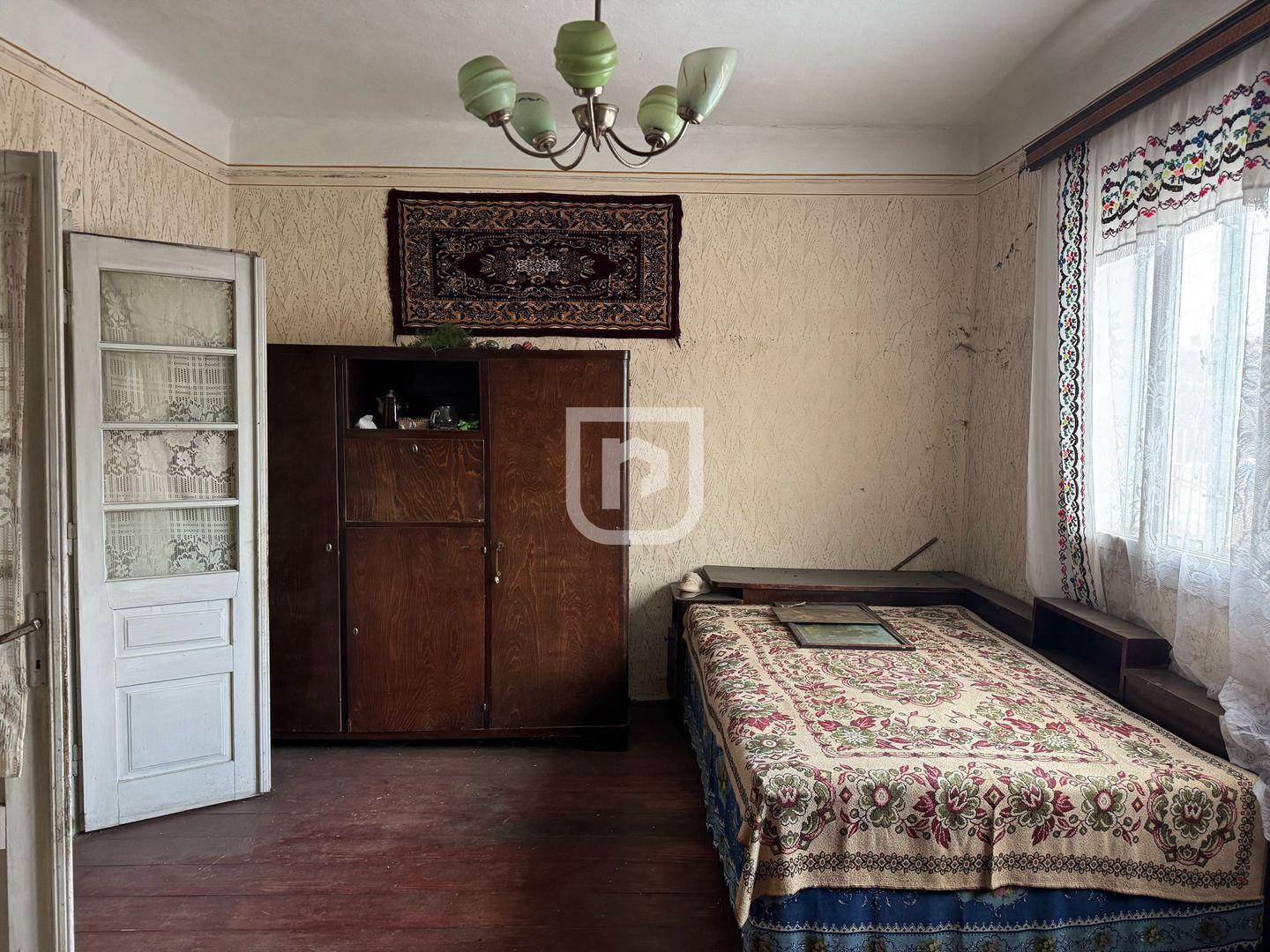 De vanzare casa, atelier fierarie, 4 anexe - 2507 mp in Manastirea Humorului - Poză 5