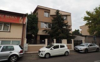 Vilă Generoasă de Vânzare – Piața Domenii, Locație Excelentă - Poză 2