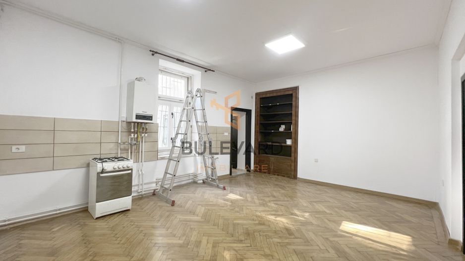 Spatiu de birou pe Str. Republicii - Poză 2