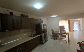 CASA SPATIOASA CU 4 CAMERE CARTIER GRADISTE - Poză 8