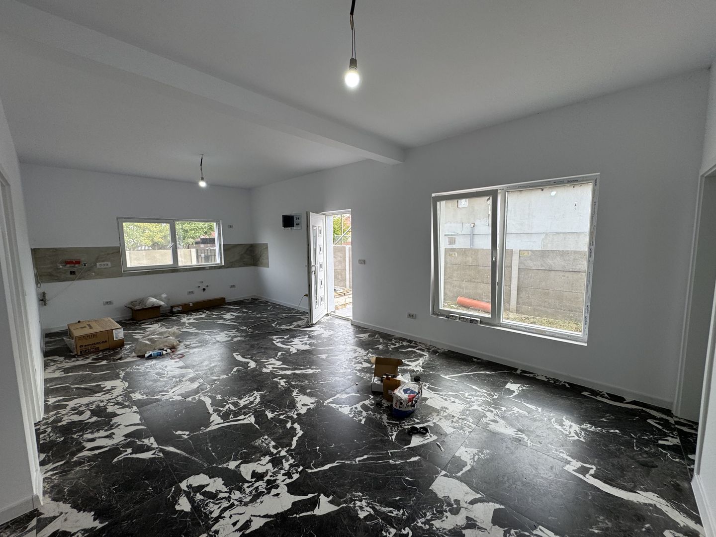 1/2 Duplex Parter Sanmihaiu Roman ,3 Camere,2 Bai,Toate Utilitatile - Poză 2