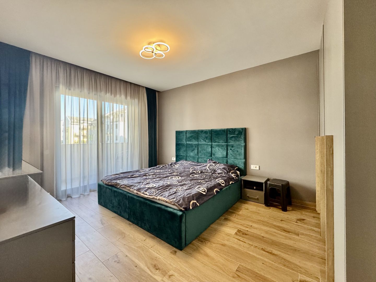 Apartament cu 2 camere, spațios si modern, intrare Dumbrăvița-Kaufland - Poză 9