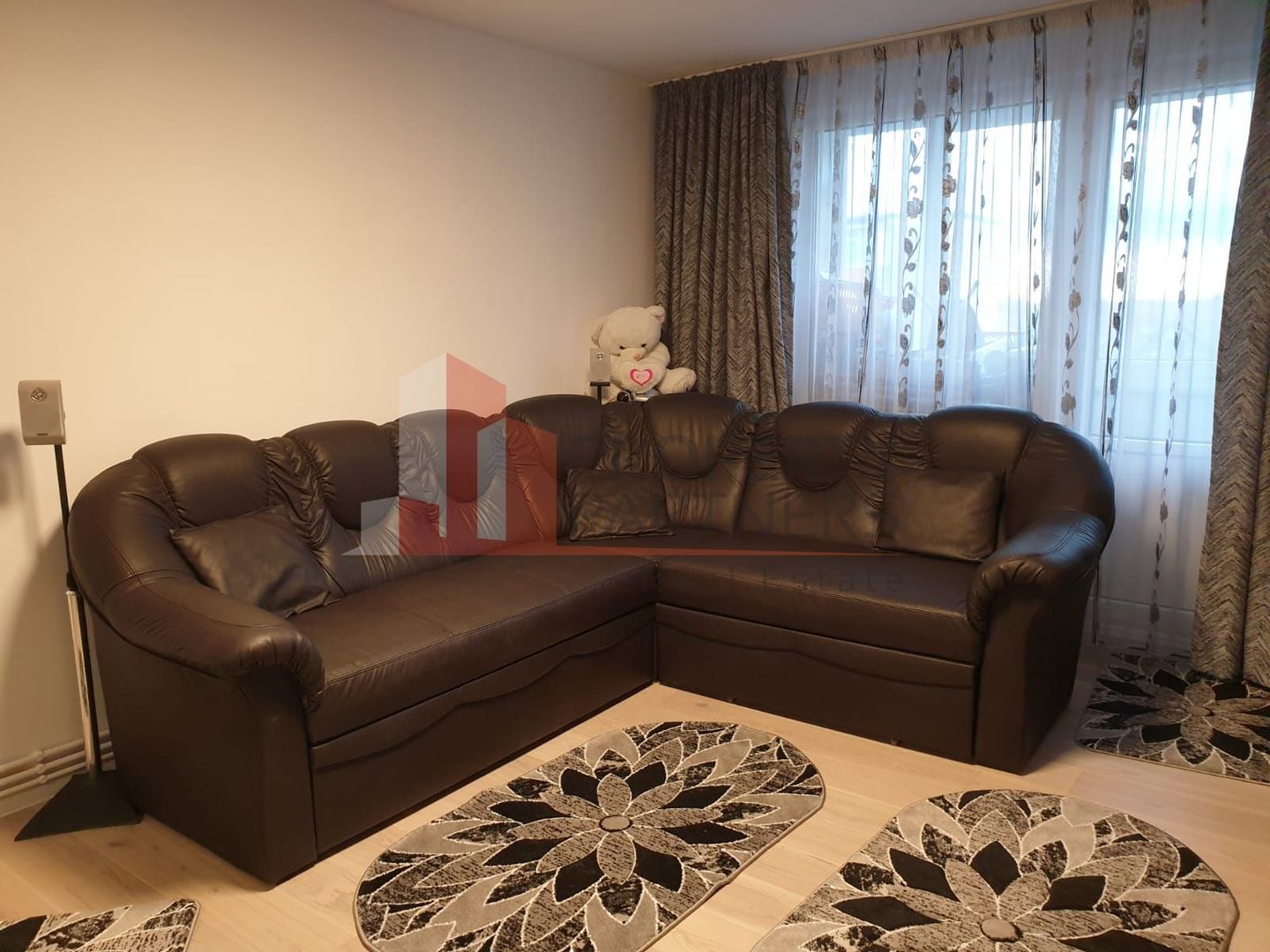 Apartament 4 camere Tractorul - Poză 2