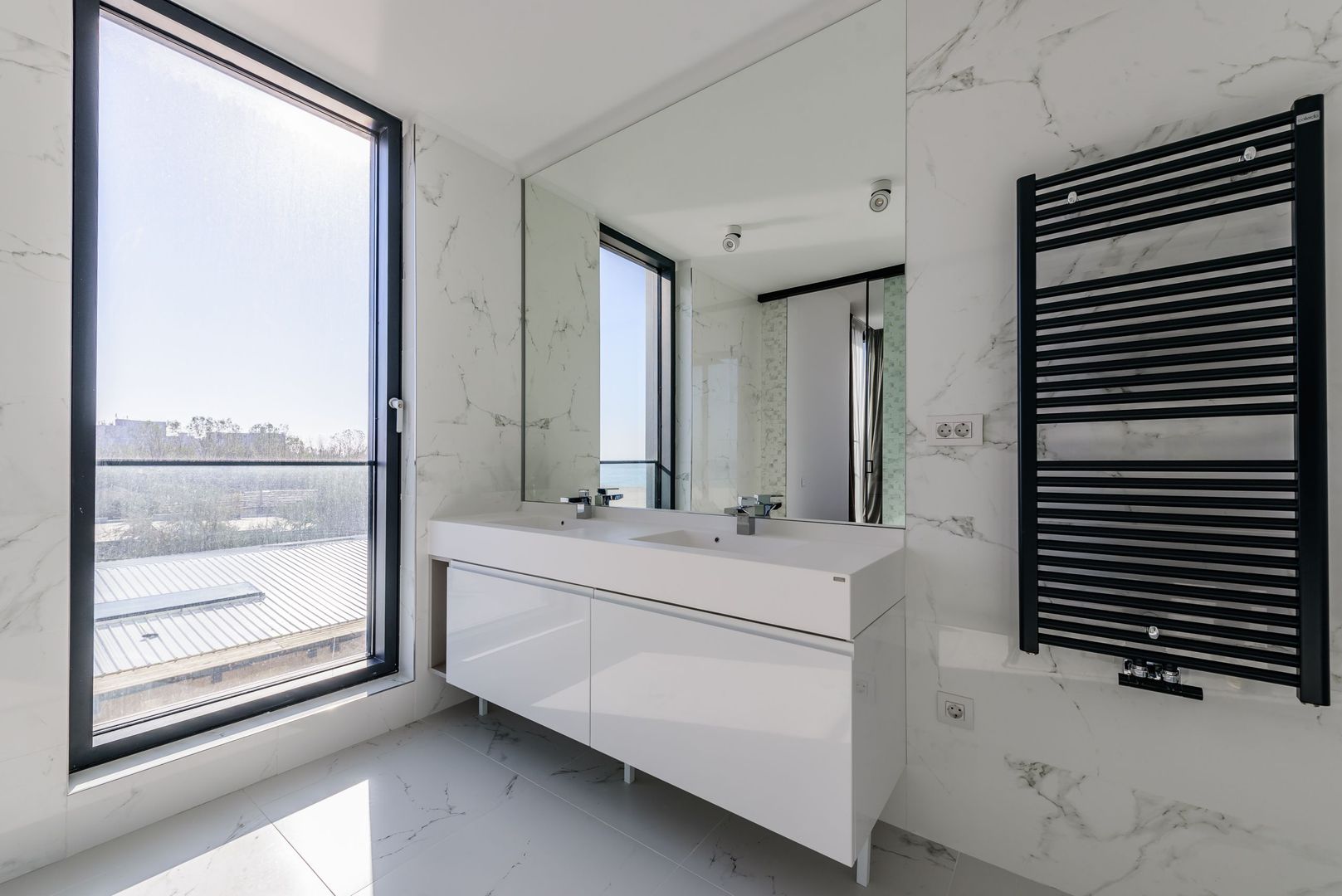 Apartament de lux cu vedere la mare în Mamaia - Poză 9