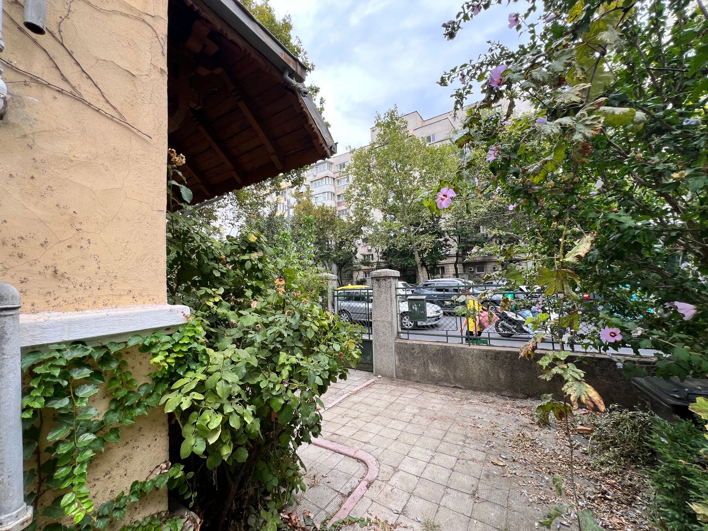 Casă interbelică de închiriat – Str. Barbu Văcărescu nr. 33 - Poză 39