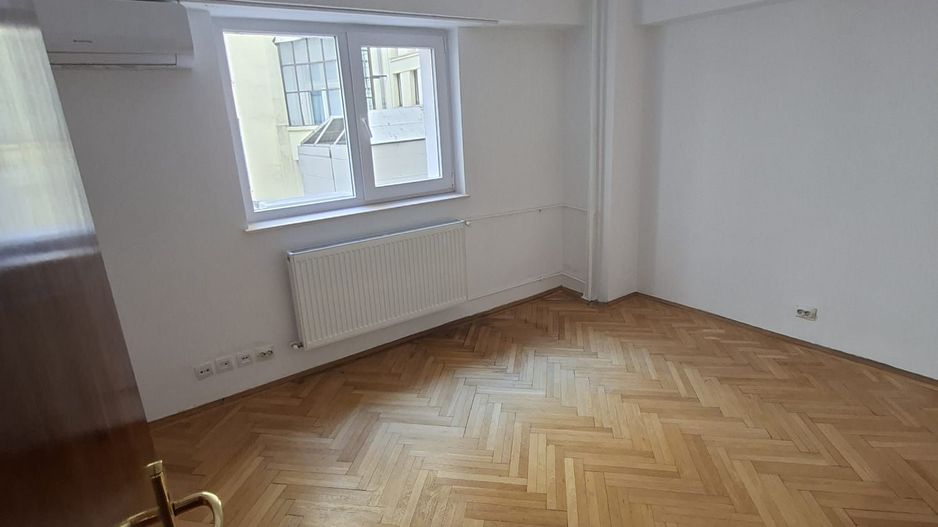 Apartament de inchiriat 3 camere Ultracentral Metrou Universitate L349 - Poză 4
