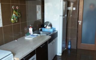 BRASADAS închiriază ap 2 cam decomandat Et 5/7 - Unirii. - Poză 7