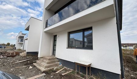 Casa Quadruplex  | 110MPU | Curte 60MP | 2 Locuri de Parcare |  Arhitecților