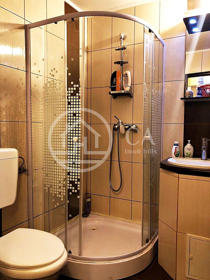 Apartament cu 4 camere de vanzare in Rogerius, Oradea - Poză 12