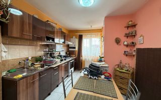 Apartament cu 3 camere de vanzare / cartier Intre Lacuri - Poză 1