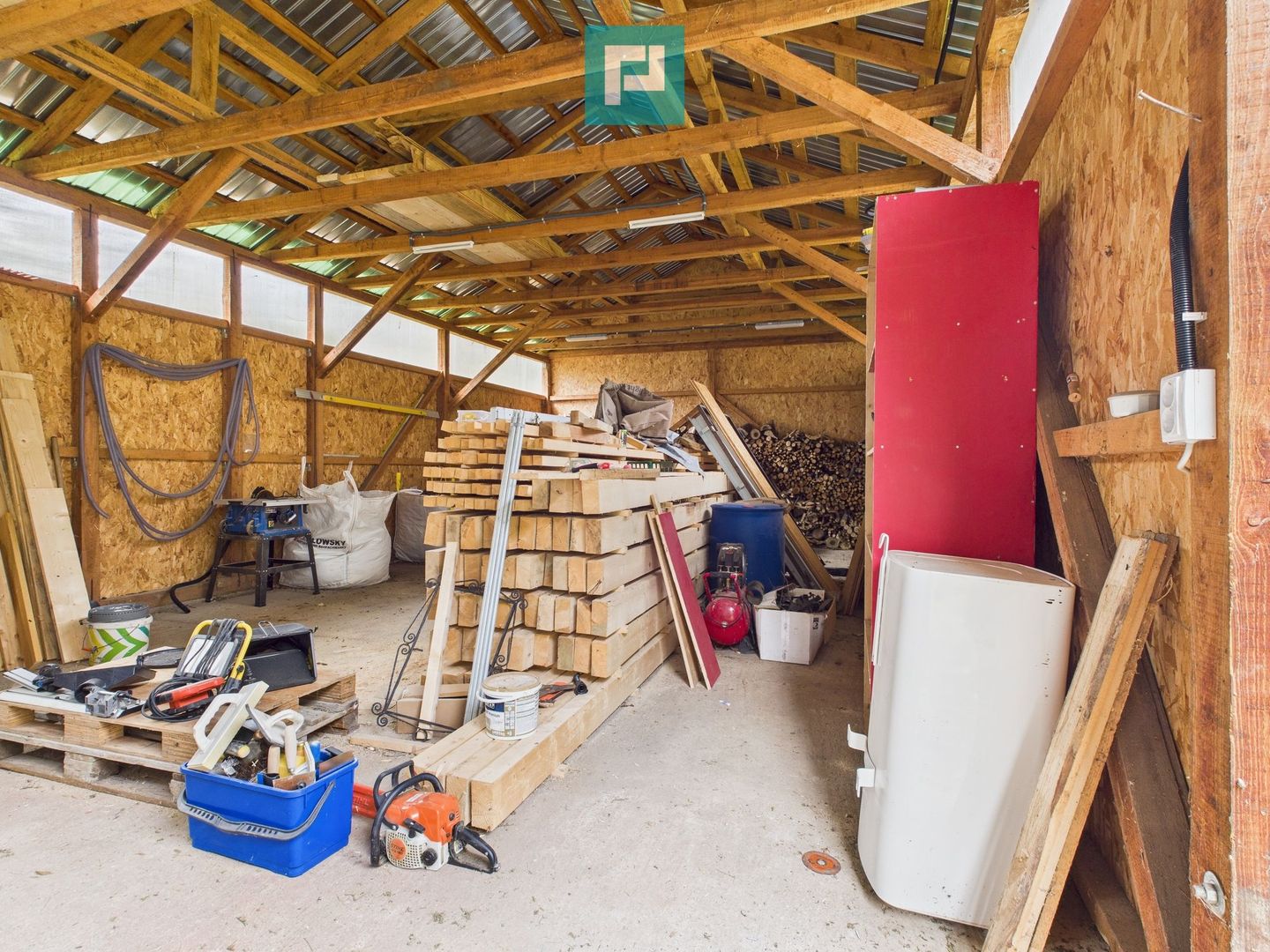 Casă cu teren generos Vărădia de Mureș - Stejar - Poză 36